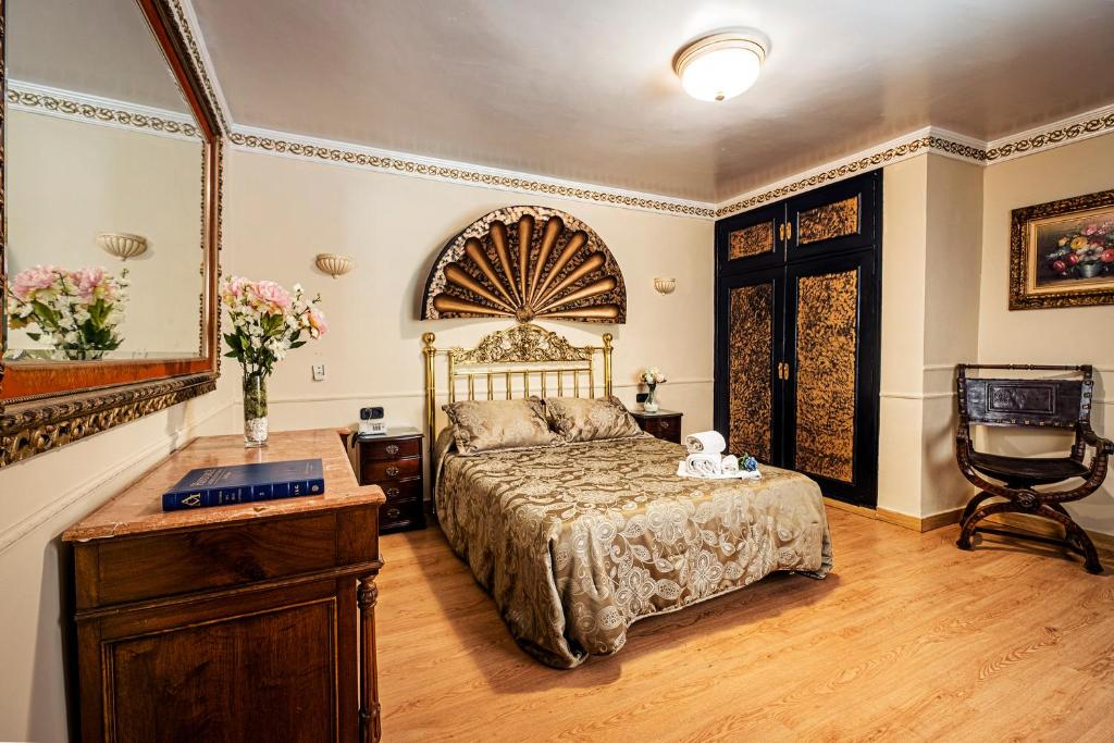 Habitación Doble Superior de Hotel Gines con cama doble